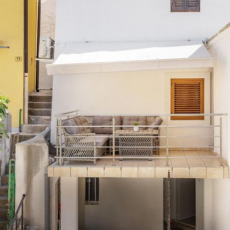 Apartment Porto With Terrace Башка Екстер'єр фото