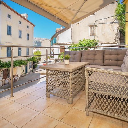 Apartment Porto With Terrace Башка Екстер'єр фото