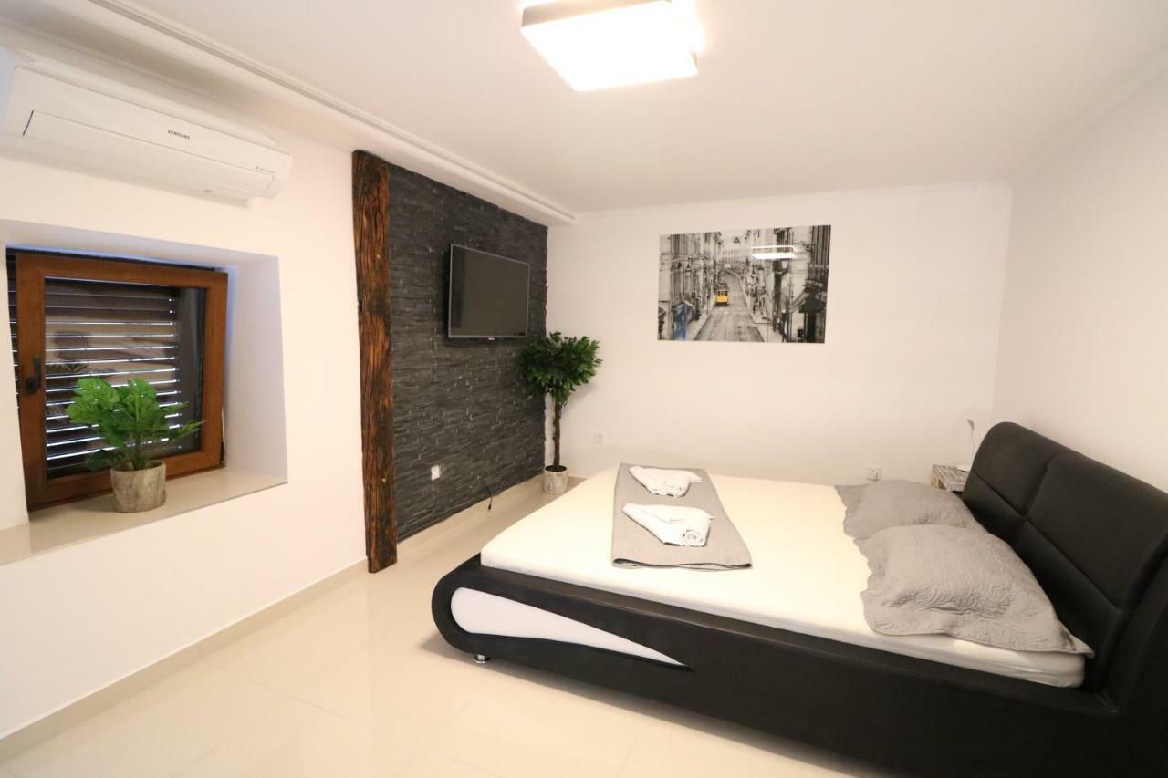 Apartment Porto With Terrace Башка Екстер'єр фото