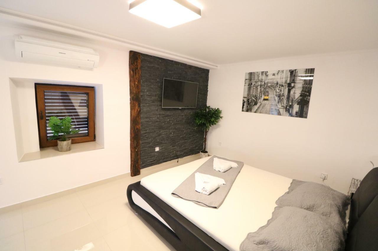 Apartment Porto With Terrace Башка Екстер'єр фото